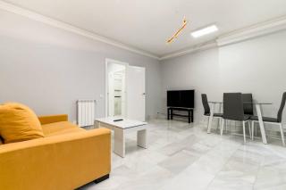 Cozy And Comfortable Apartment in Plaza Castilla - Madrid - 8