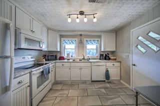 Pet-Friendly Waterfront Hayesville Cottage! - Hayesville - 4