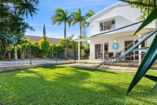 Peace within the palms, Castaways Beach - 7