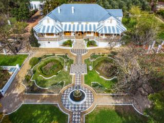 Merindol Manor - 8