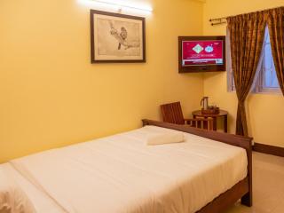 Aakash Rooms and Cottages, - Ooty - 2