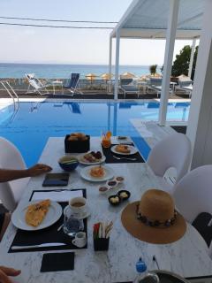 SUN RESIDENCE Exclusive Seaside Suites - Polykhrono - 8