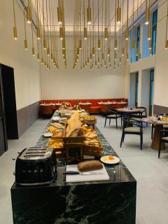 Kozmo Hotel Suites & Spa - Small Luxury Hotels of the World - Budapest - 9