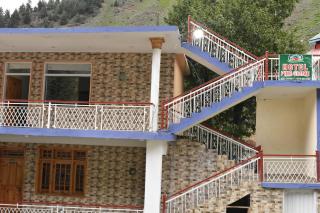 Hotel Pine Grove Naran - 2