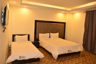 Iconic Hotel & Restaurant - 3