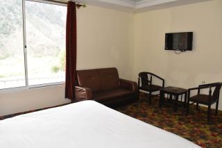 Iconic Hotel & Restaurant - Nārān - 1