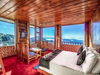 LA Riqueza Kanatal #Mountain View Rooms # Terrace# Big Parking# Awarded Best Hotel# Near to Surkanda Devi & Tehri Dam - Kanatal - 0