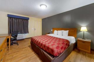 Econo Lodge - Pryor - 1