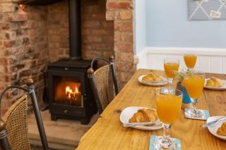 Robin Hood's Bay Coastguard's Cottage with a View - 7