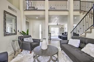 8 Mi to Westgate Family-Friendly Glendale Home! - 5