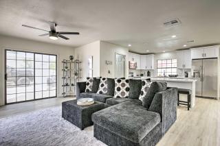 8 Mi to Westgate Family-Friendly Glendale Home! - 4