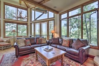 Upscale Ski-InandSki-Out Escape with Deck and Grill - 7