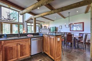 Upscale Ski-InandSki-Out Escape with Deck and Grill - 3