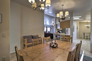 Rustic Retreat Moab Townhome with Grill and Fire Pit - Moab - 3