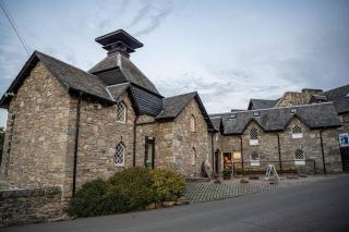Cozy Newly Renovated Town Centre Apartment - Aberfeldy - 4