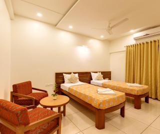 Hotel Woodland - Kolhapur - 3