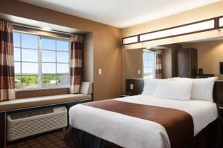 Microtel Inn & Suites by Wyndham Kenedy Karnes City - Kenedy - 1