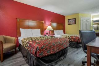 Econo Lodge - Tupelo - 4