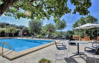 7 Bedroom Nice Home In Apt - 1