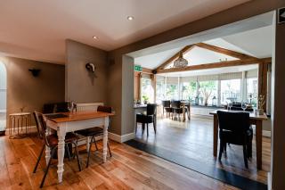 The Golden Lion, Newport, PEMBROKESHIRE - 9