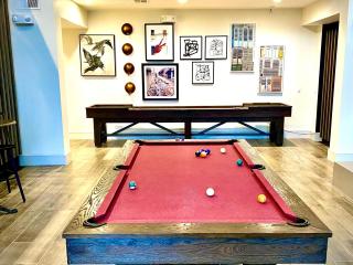 Pristine Apt-King Bed-Access to 3 Las Vegas Pools! - Bryan - 8