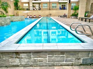 Pristine Apt-King Bed-Access to 3 Las Vegas Pools! - Bryan - 4