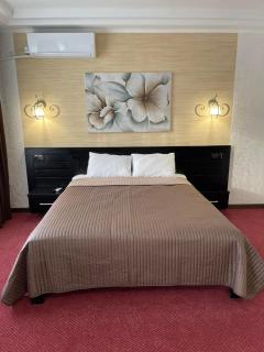Hotel Merry Club - Malyye Khutora - 0