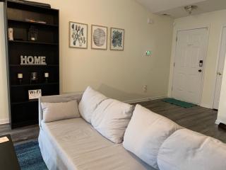 Prickle Your Fancy Private Room in University - Charlotte - 3