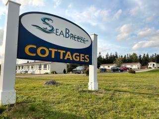 Sea Breeze Cottages - Ingonish - 9