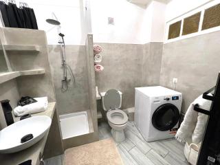 Calvi T2 climatisé, wifi, centre-ville, à proximité plage, commerces, taxi & gare, vue plage & montagne - Calvi - 4