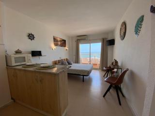 Stylish Fuengirola Studio with Panoramic Sea View - Fuengirola - 2