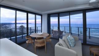 X Kirra Apartments - Gold Coast - 9