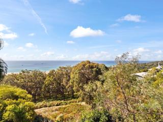 Belle Vue Beach House by Discover Stradbroke - Point Lookout - 2