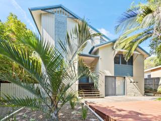Flipper Beach House by Discover Stradbroke - 8