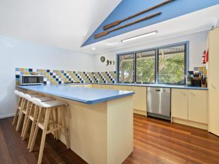 Flipper Beach House by Discover Stradbroke - Point Lookout - 1