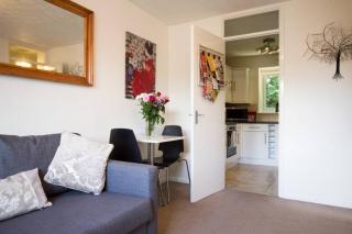 1 bedroom, self check-in, central and quiet apartment up to 3 in Newbury - 2