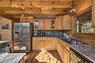 Lazy Beaver Lodge Pagosa Cabin with Deck, Fire Pit - 4