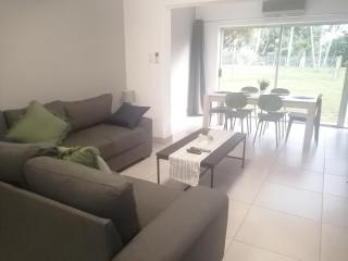 St Lucia, 31 The Bridge - FAMILY UNIT IN A PRIME SPOT ON THE GROUND FLOOR - 8