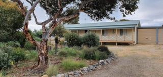 Family Friendly Beach House - 9