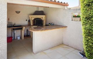 Stunning Home In Puisserguier - 5