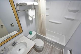 Riverview Inn & Suites - 1