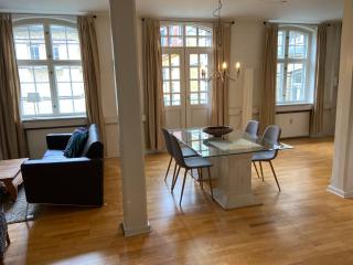 Elegant apartment in historic City Center - 0