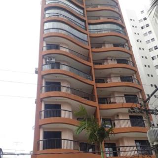 Apto com Varanda e Churrasqueira - 30 m da Praia - Praia Grande - 1