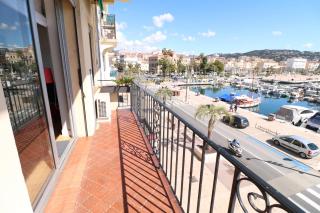 1 bedroom with direct view to the Old Port 267 - 0