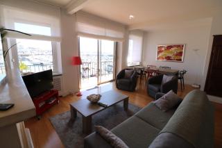 1 bedroom with direct view to the Old Port 267 - 8
