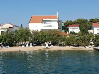 Apartments Lantina - Betina - 2