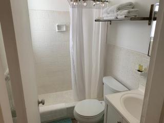 Tiana Beach Inn - Hollywood Beach - 2