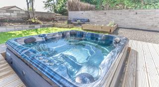 1 Bed Cottage-Sleeps 2-Parking-Pets-Hot Tub - 7
