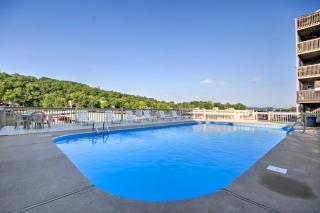 Community Pool Lakefront Osage Beach Condo! - Osage Beach - 8