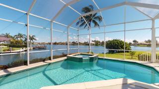 Luxury Rental Walkable To Beach With Wide Water Views I Pet Friendly - 8